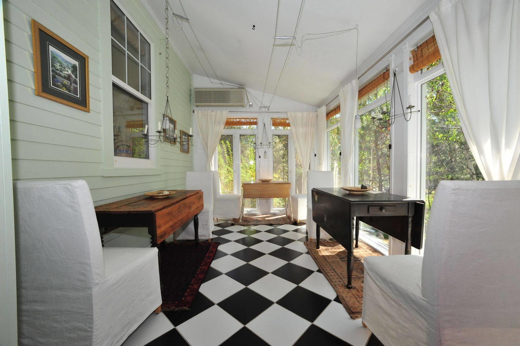 Little Shemogue Inn מראה חיצוני תמונה
